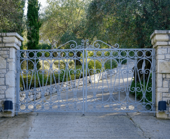 Metal Gate