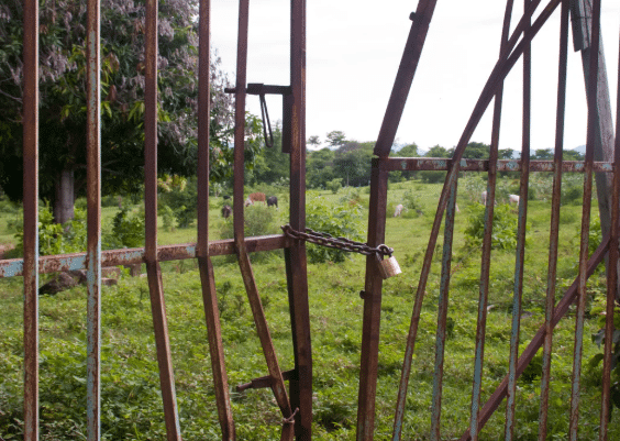 Bent Gate