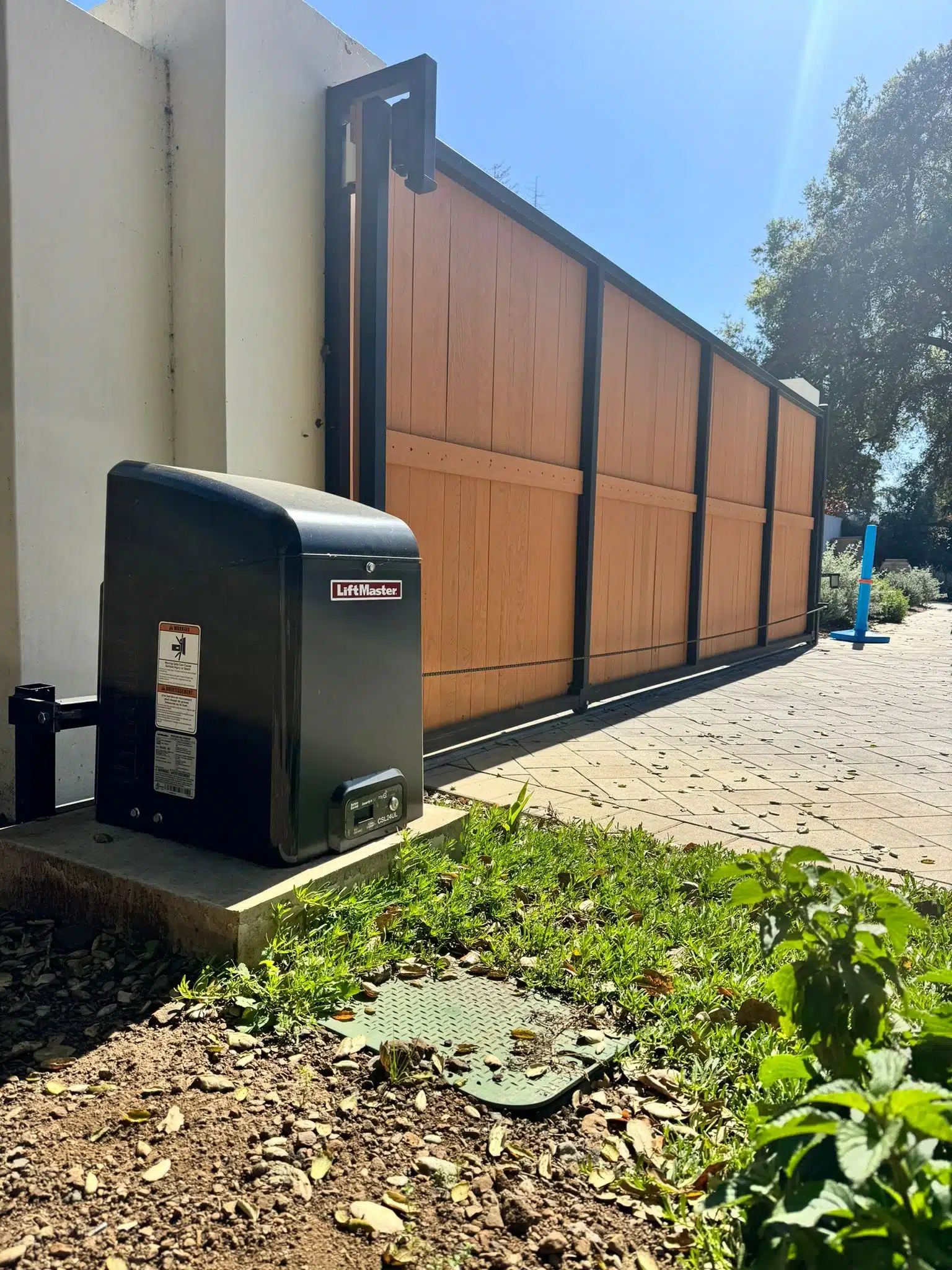 Photo Of Liftmaster Motor Troubleshooting Automatic Gate Opener Problems On Wooden Gate